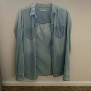Light wash Denim shirt w/wood buttons